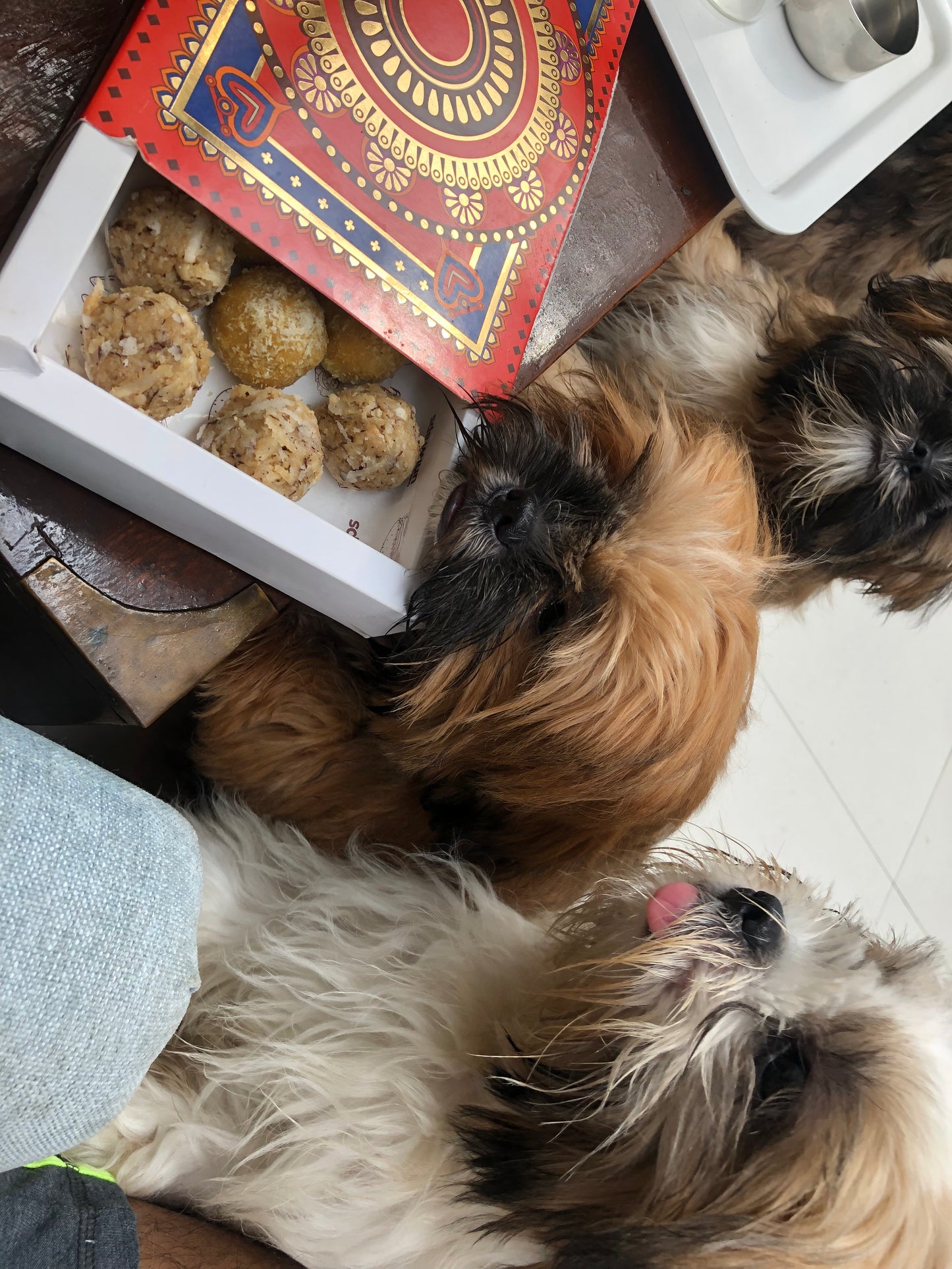 Oat & Besan Ladoos