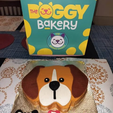 Breed Cake Hamper w/ Feeding Mat