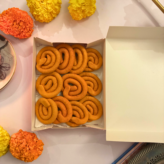 Jalebi Box (Cheddar & Oat)